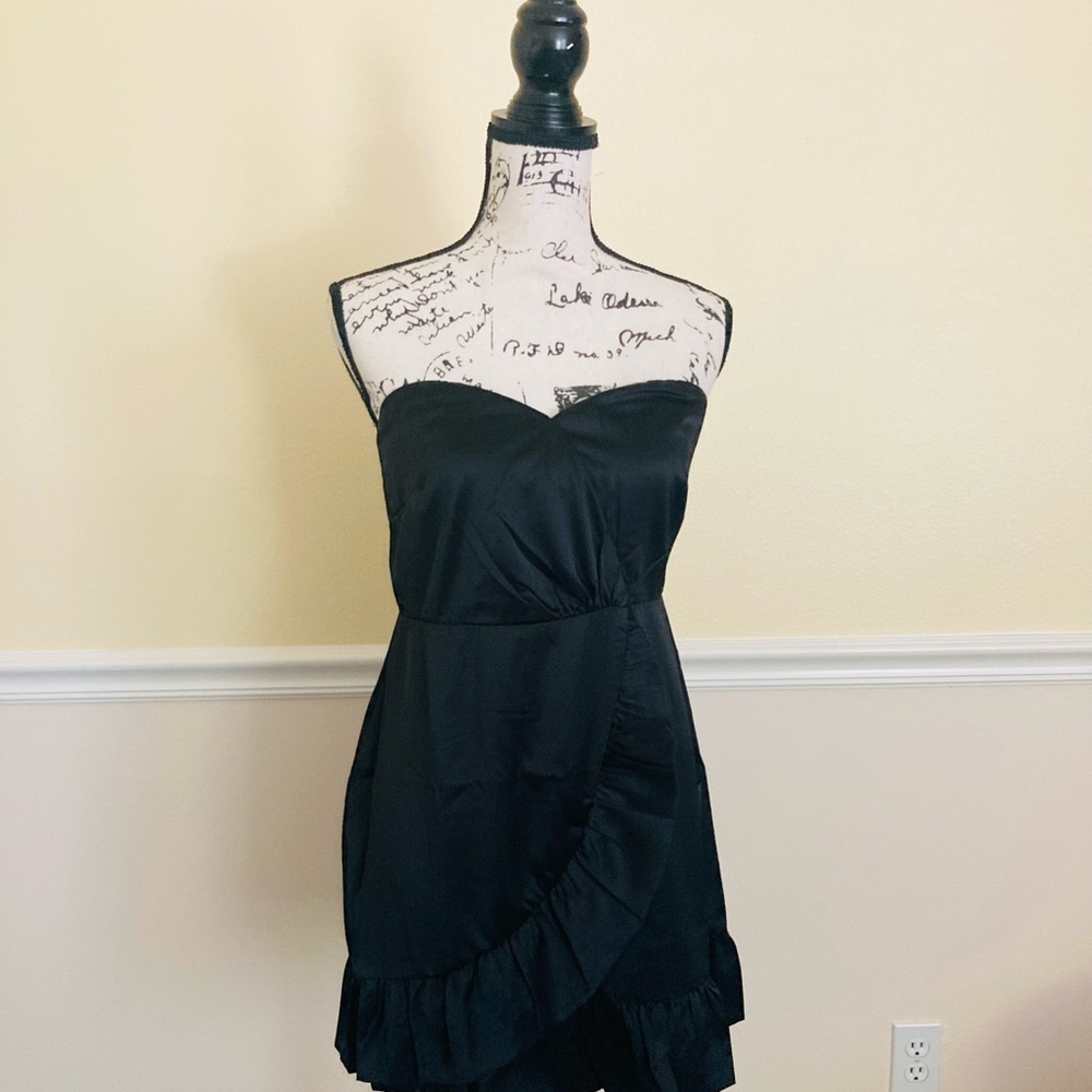 NWT LULUS RUFFLE BLACK MINI DRESS - Picture 2 of 7